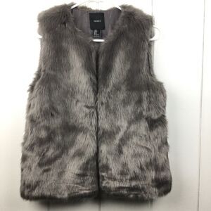 Forever 21 Gray Faux Fur Hook Front Vest S‎